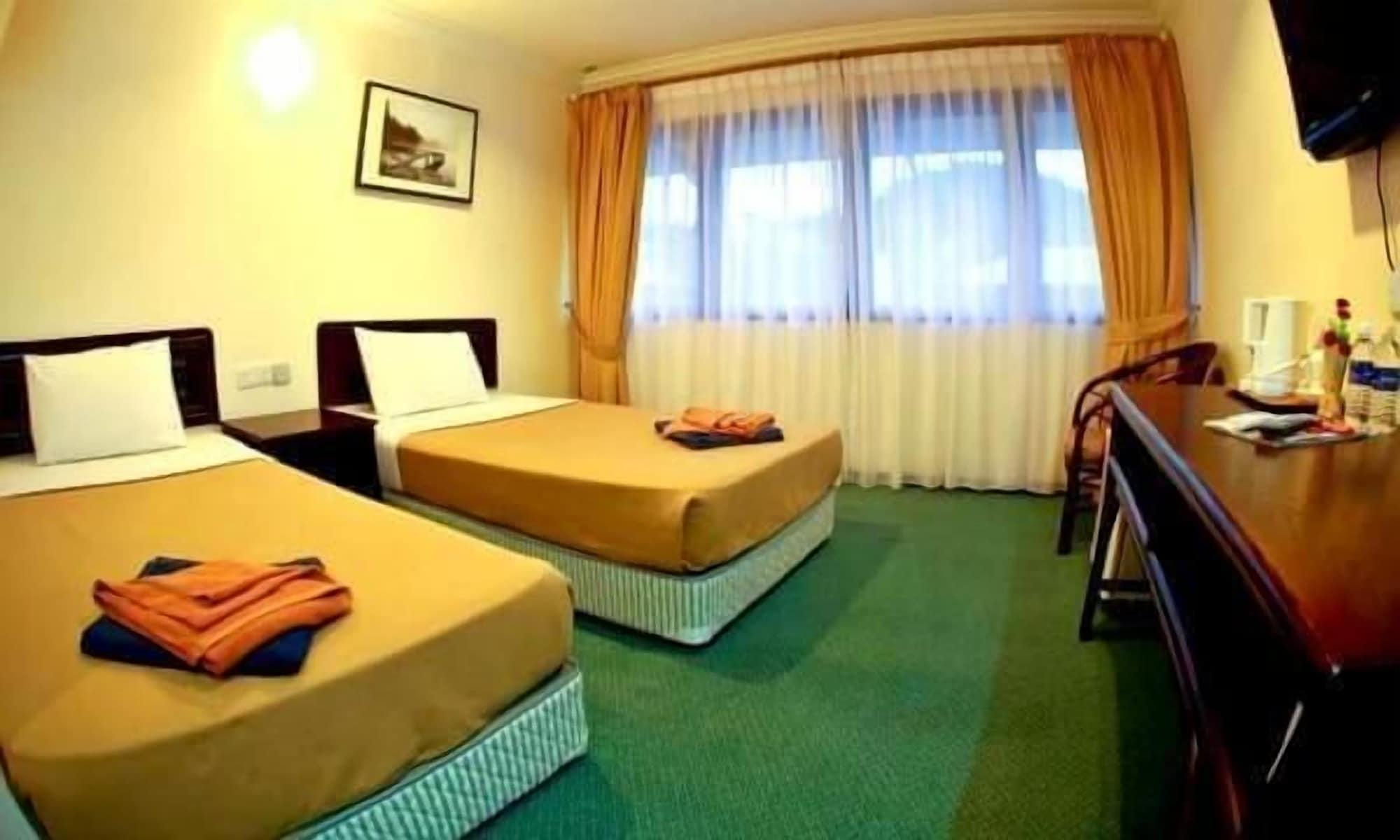 Kampong Pasir Bogak Pangkor Sandy Beach Resort מראה חיצוני תמונה