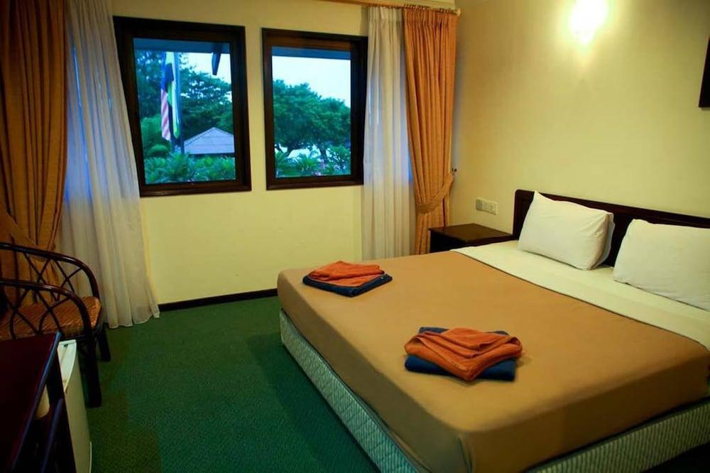 Kampong Pasir Bogak Pangkor Sandy Beach Resort מראה חיצוני תמונה