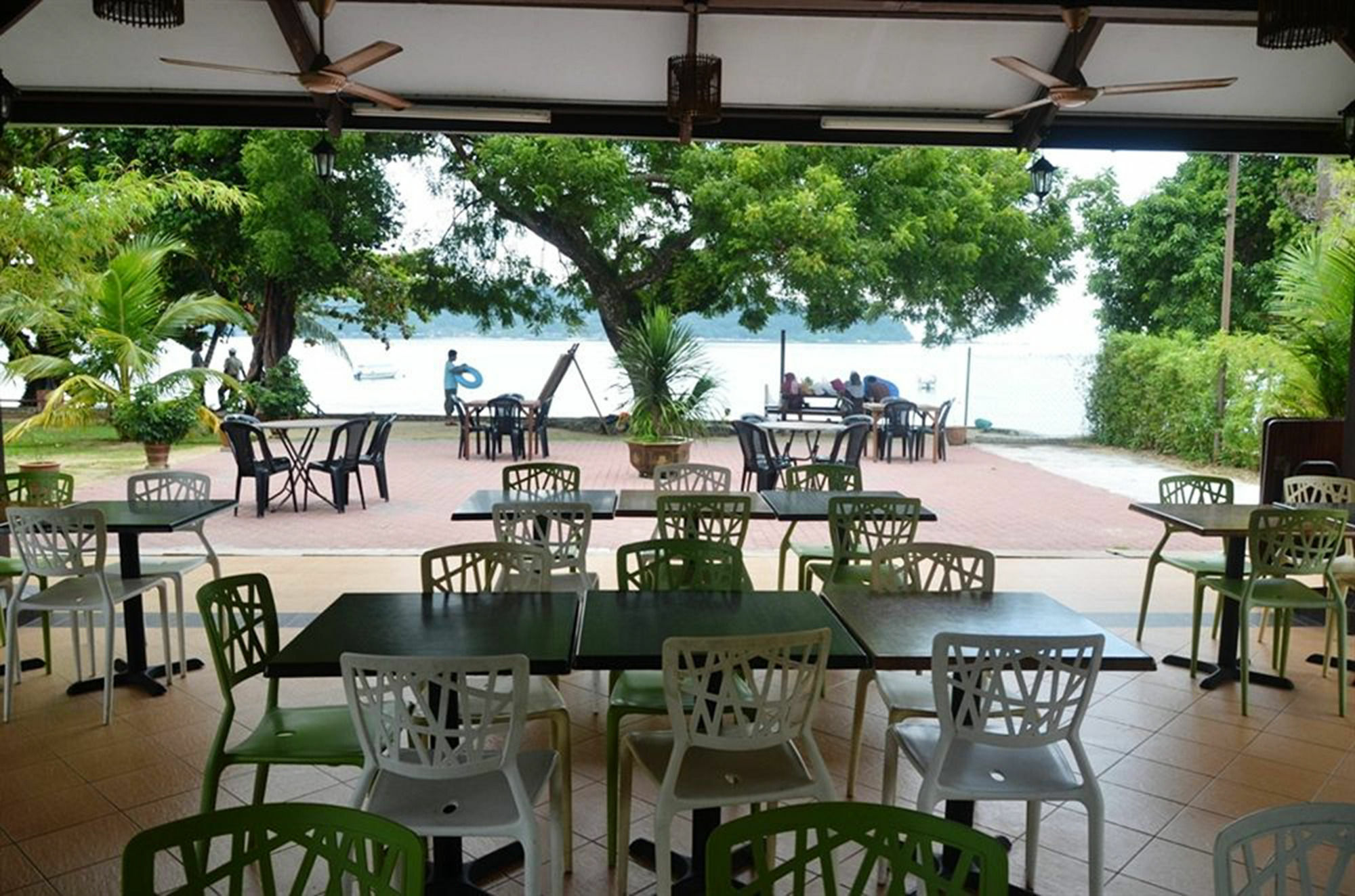 Kampong Pasir Bogak Pangkor Sandy Beach Resort מראה חיצוני תמונה